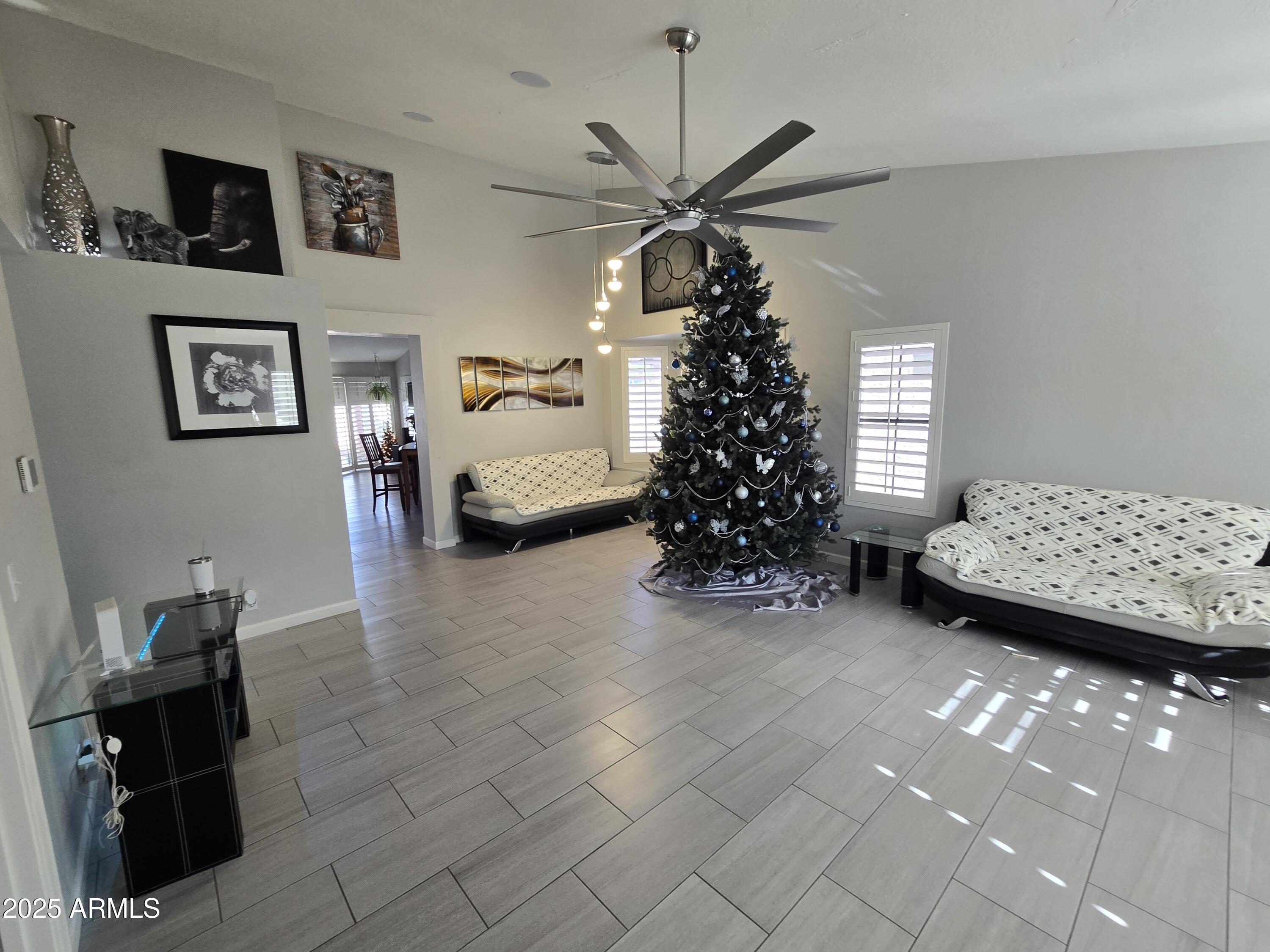 5244 E HANNIBAL Street E