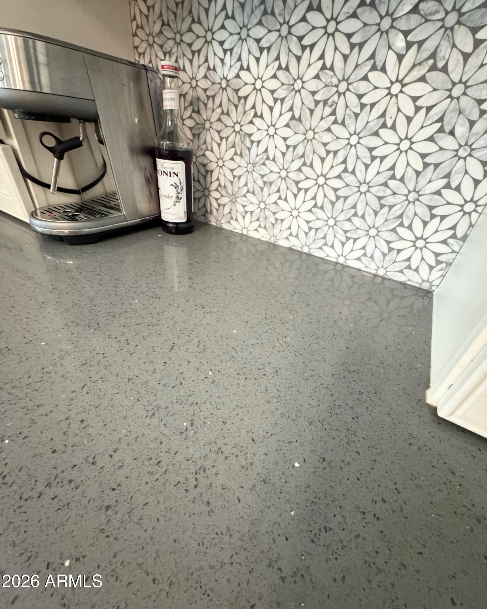 2711 W HIGHLAND Street