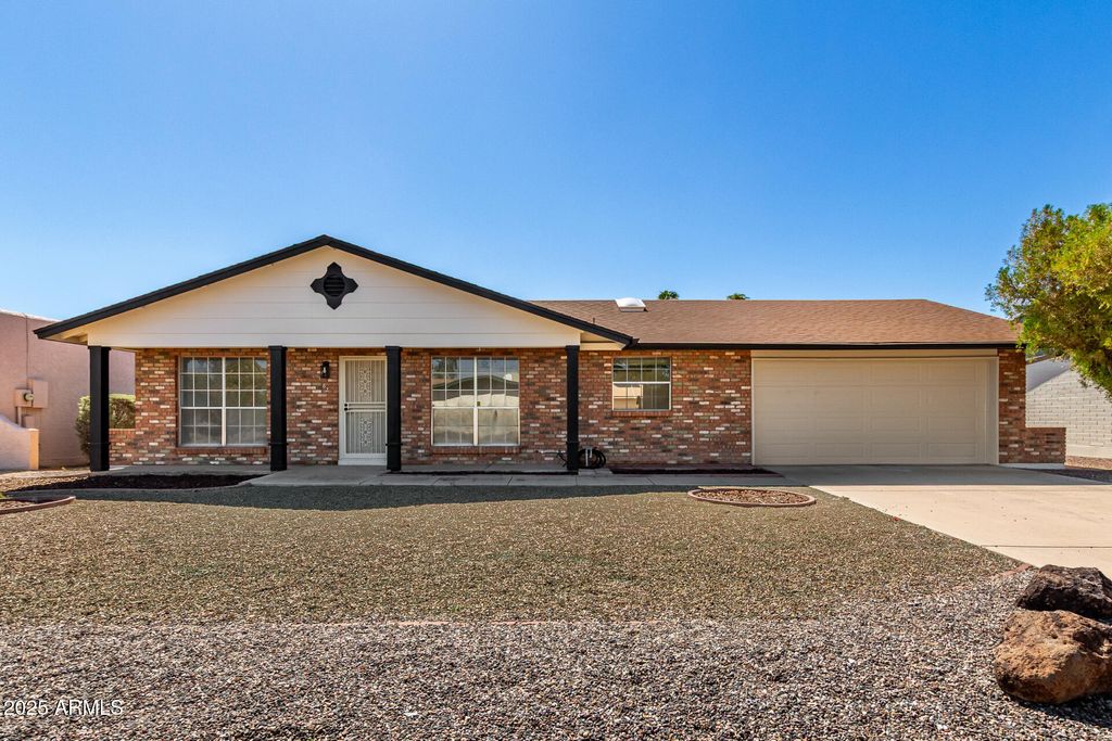 Photo of 10621 W Lawrence Lane, Peoria, AZ 85345 (MLS # 6928421)
