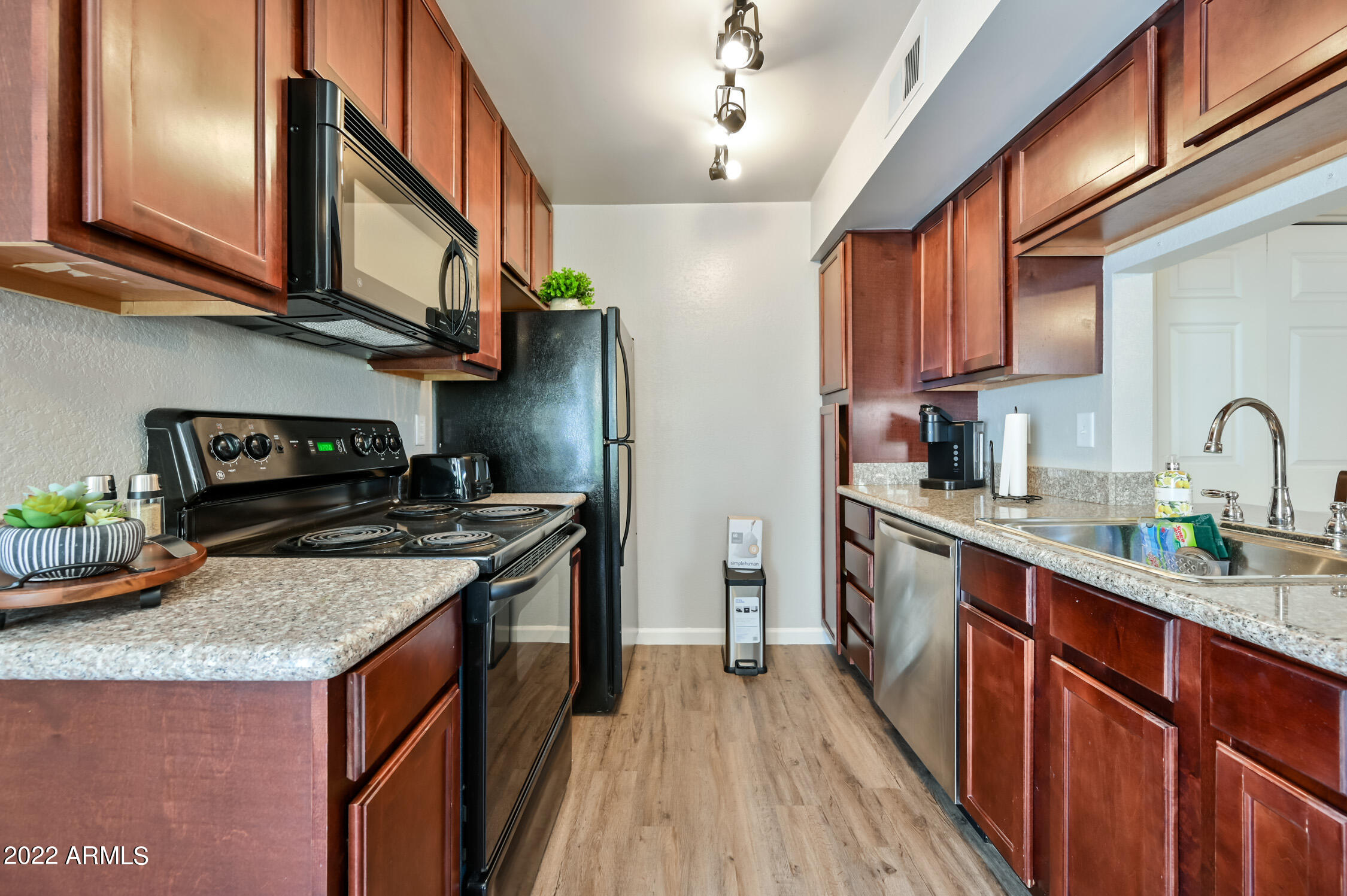 3600 N Hayden Road 3407