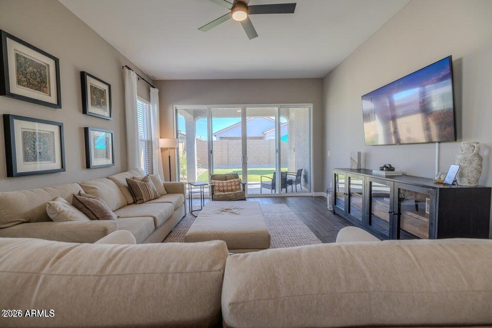 40889 W HILLMAN Drive