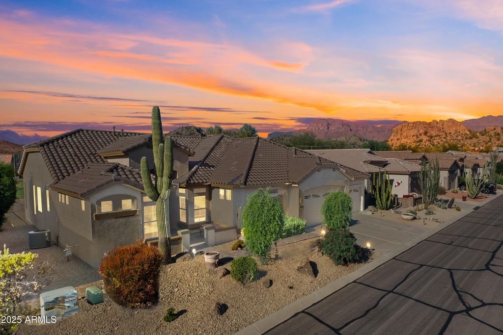 Photo of 5550 S Indigo Drive, Gold Canyon, AZ 85118 (MLS # 6939920)