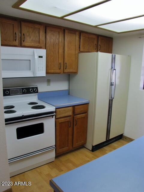 QUAIL HOLLOW - Residential Lease