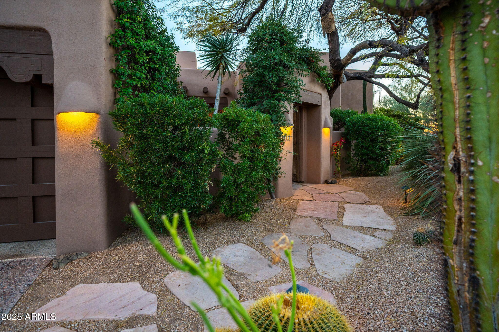 1084 N BOULDER Drive