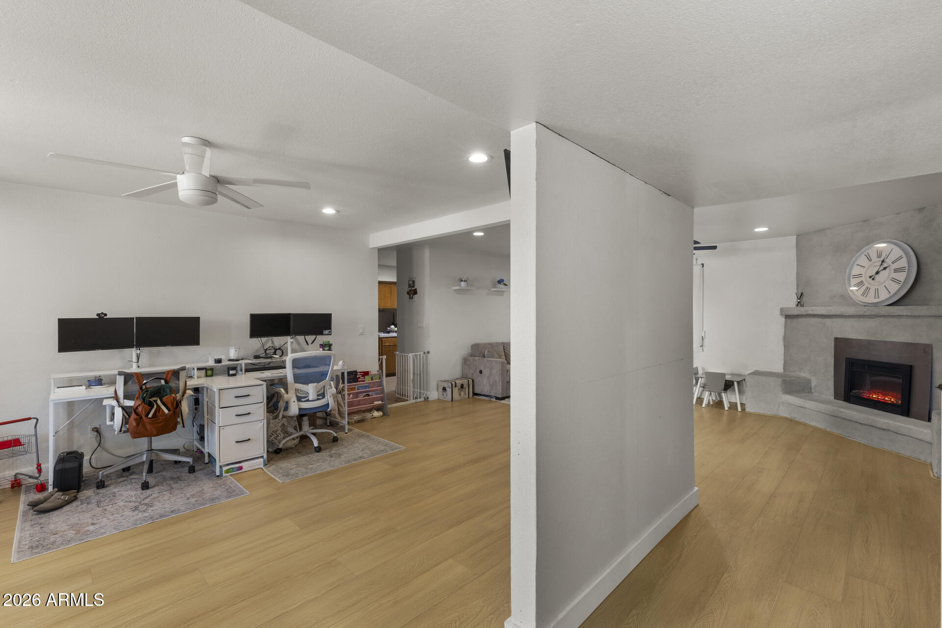 2208 E CONTESSA Circle