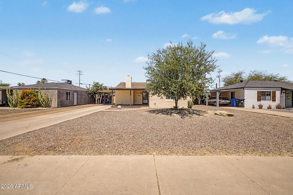 Photo of 1216 W Clarendon Avenue, Phoenix, AZ 85013 (MLS # 7028005)