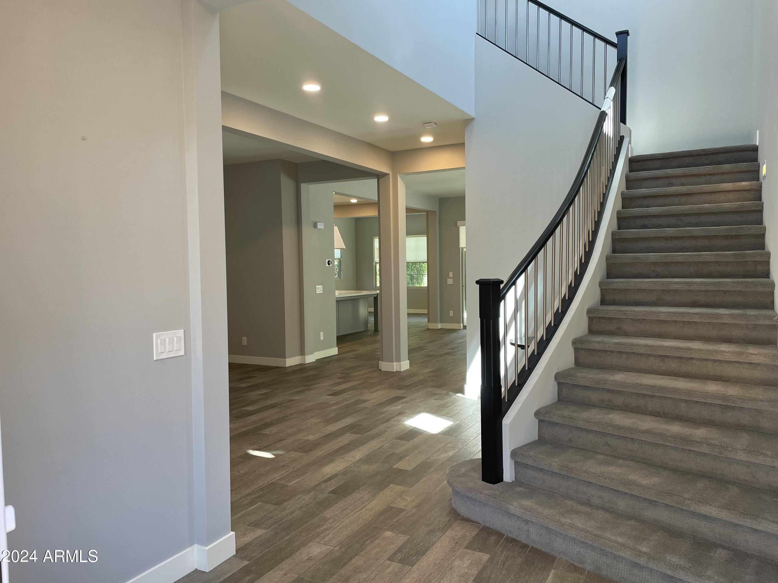 4624 E VISTA BONITA Drive