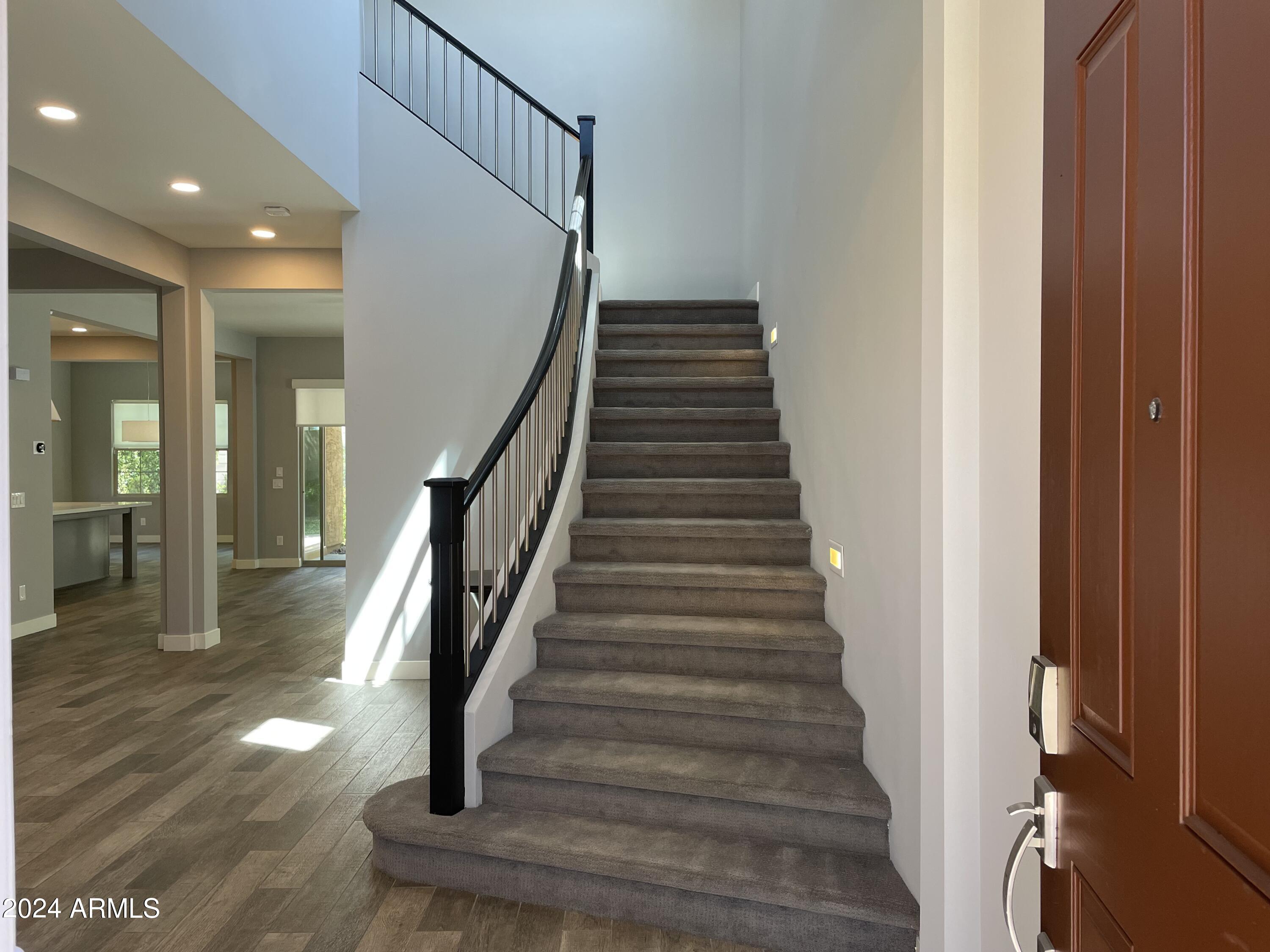 4624 E VISTA BONITA Drive