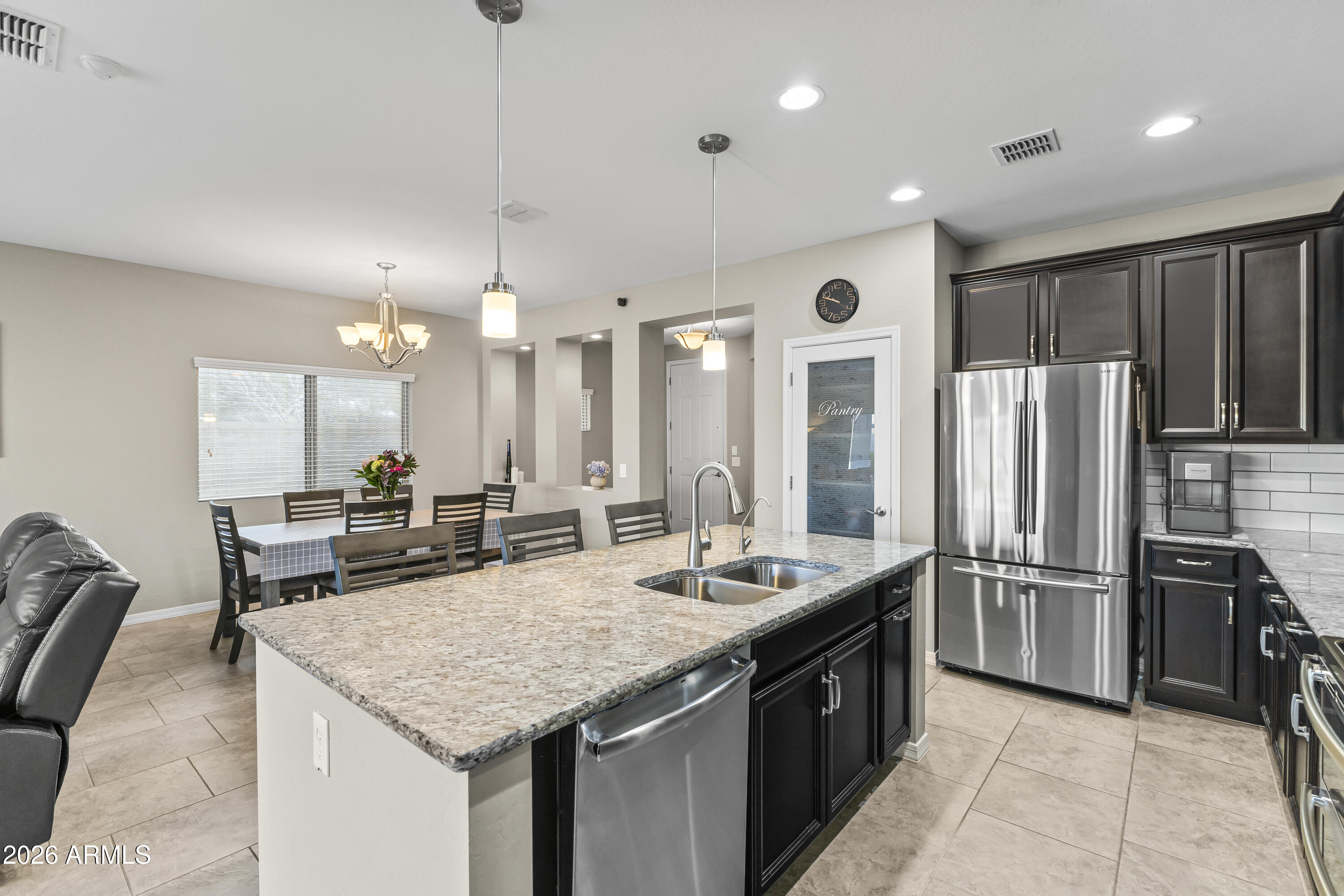 74 W STRAWBERRY TREE Avenue