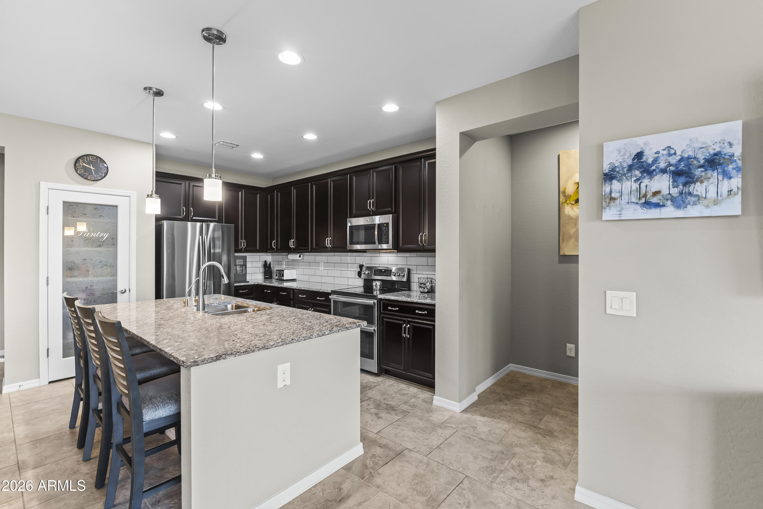 74 W STRAWBERRY TREE Avenue