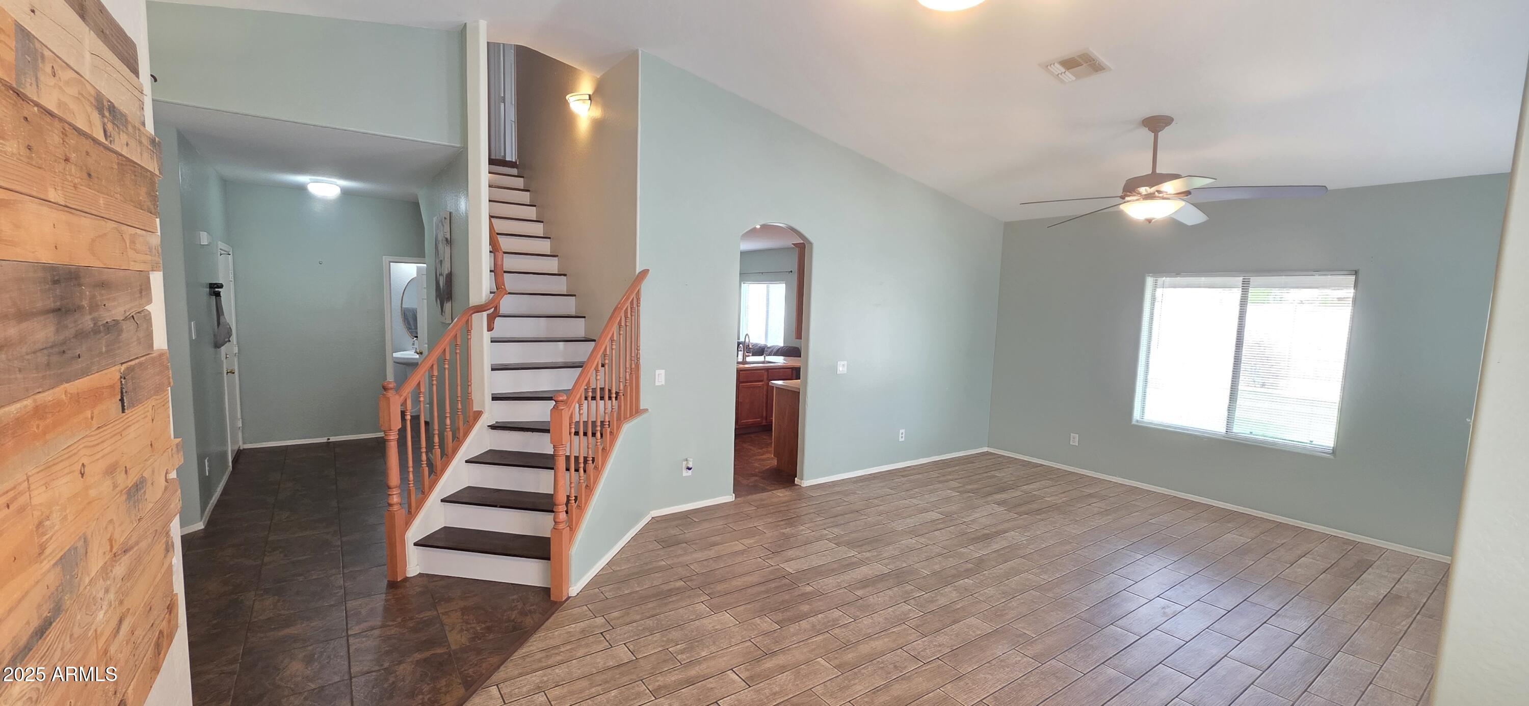 518 W BLACK HAWK Place