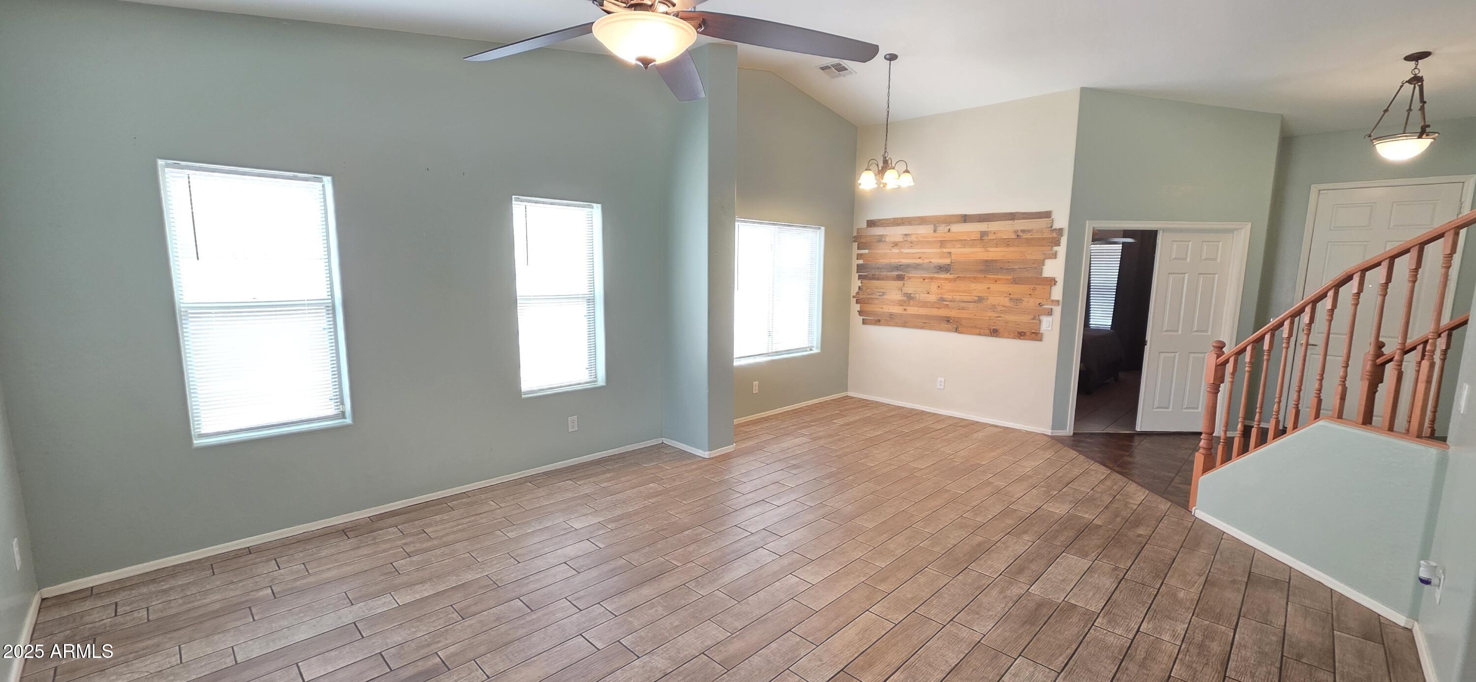 518 W BLACK HAWK Place