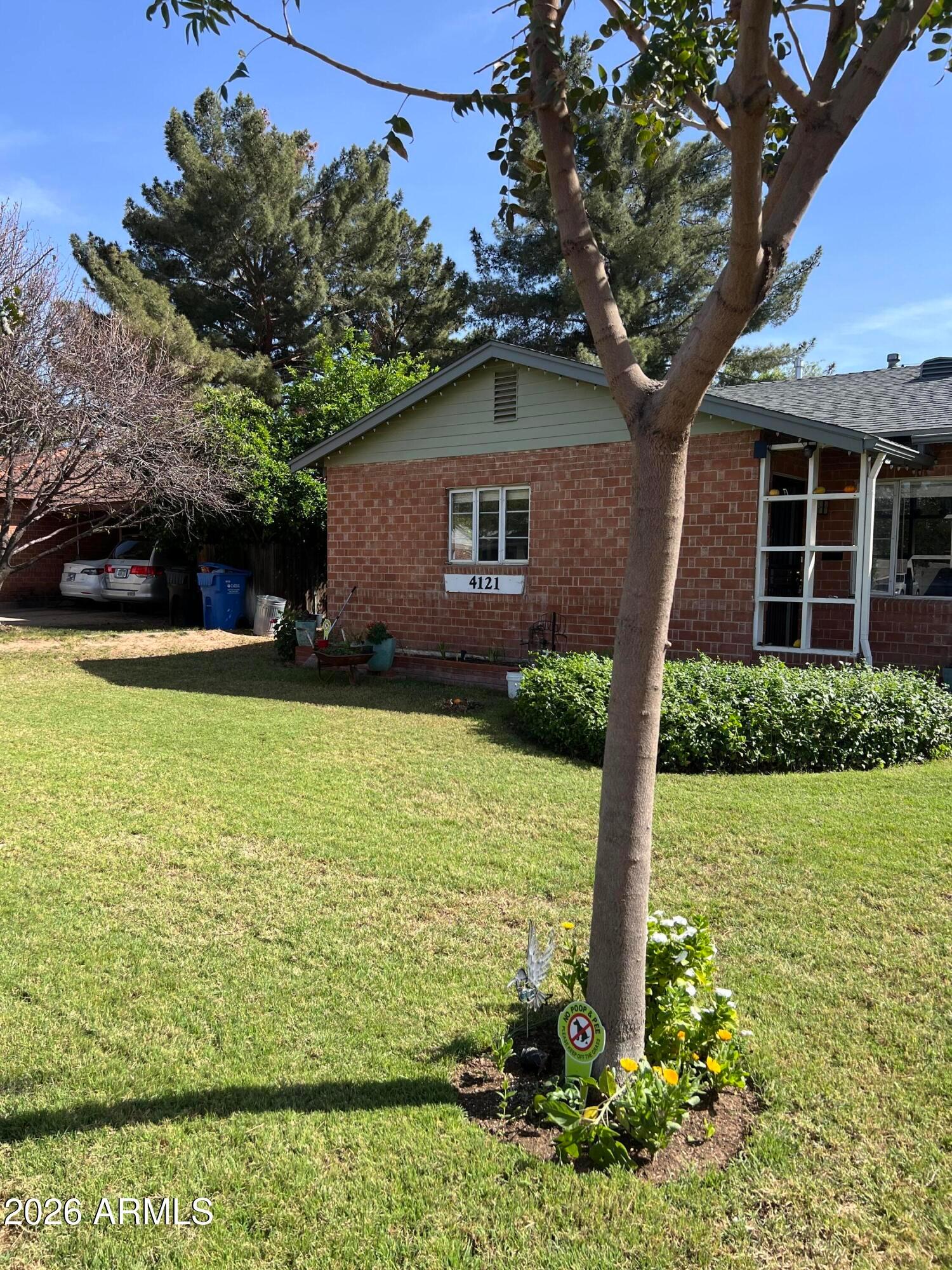 4121 E Edgemont Avenue