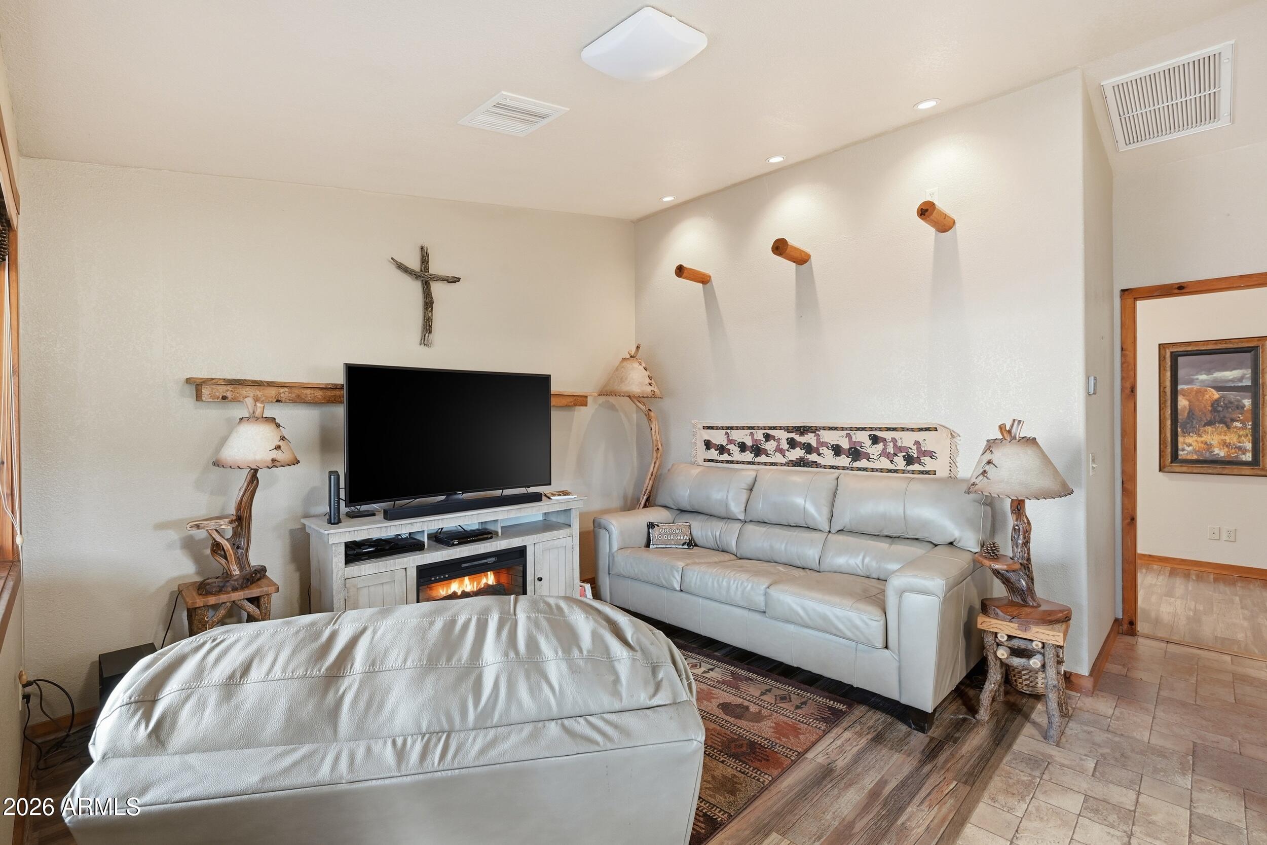 3933 E Highway 260 -- Sp 256