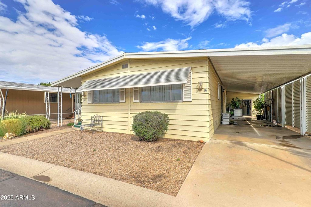 Photo of 10960 N 67th Avenue #235, Glendale, AZ 85304 (MLS # 6926306)