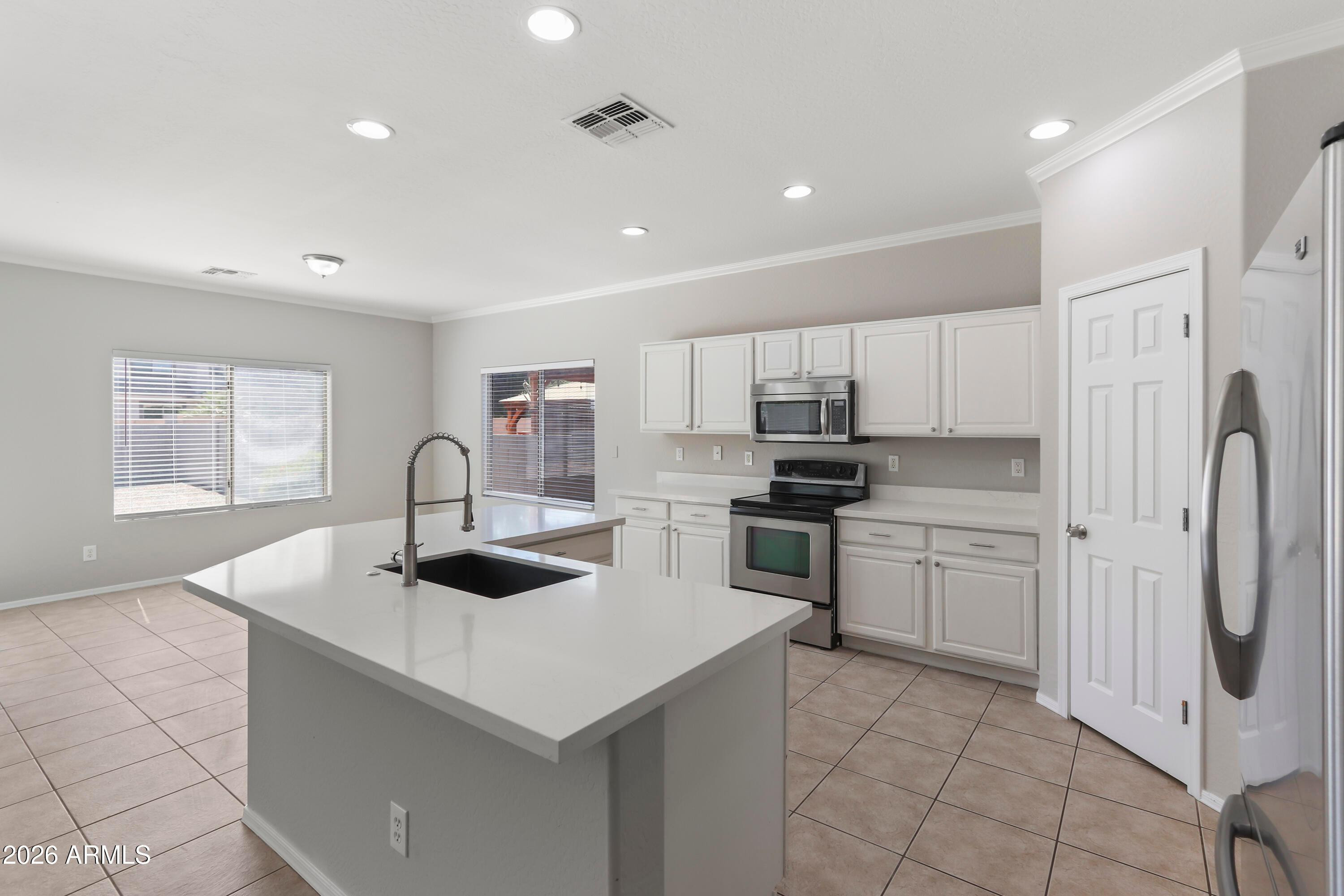 44117 W Windrose Drive