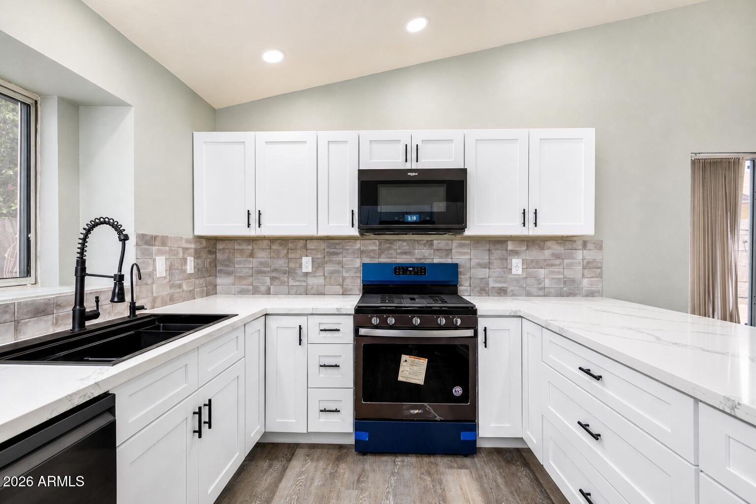 2624 N RICARDO --