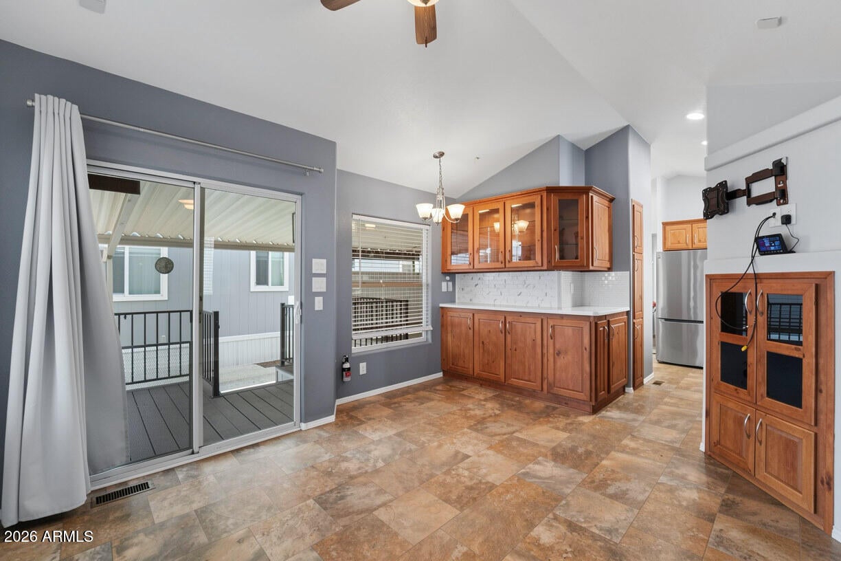 303 N Lindsay Road T69