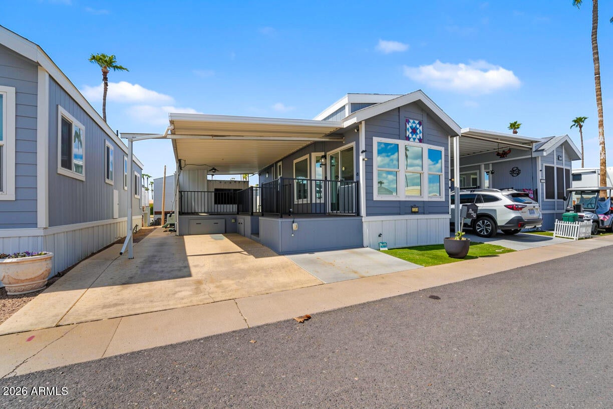 303 N Lindsay Road T69