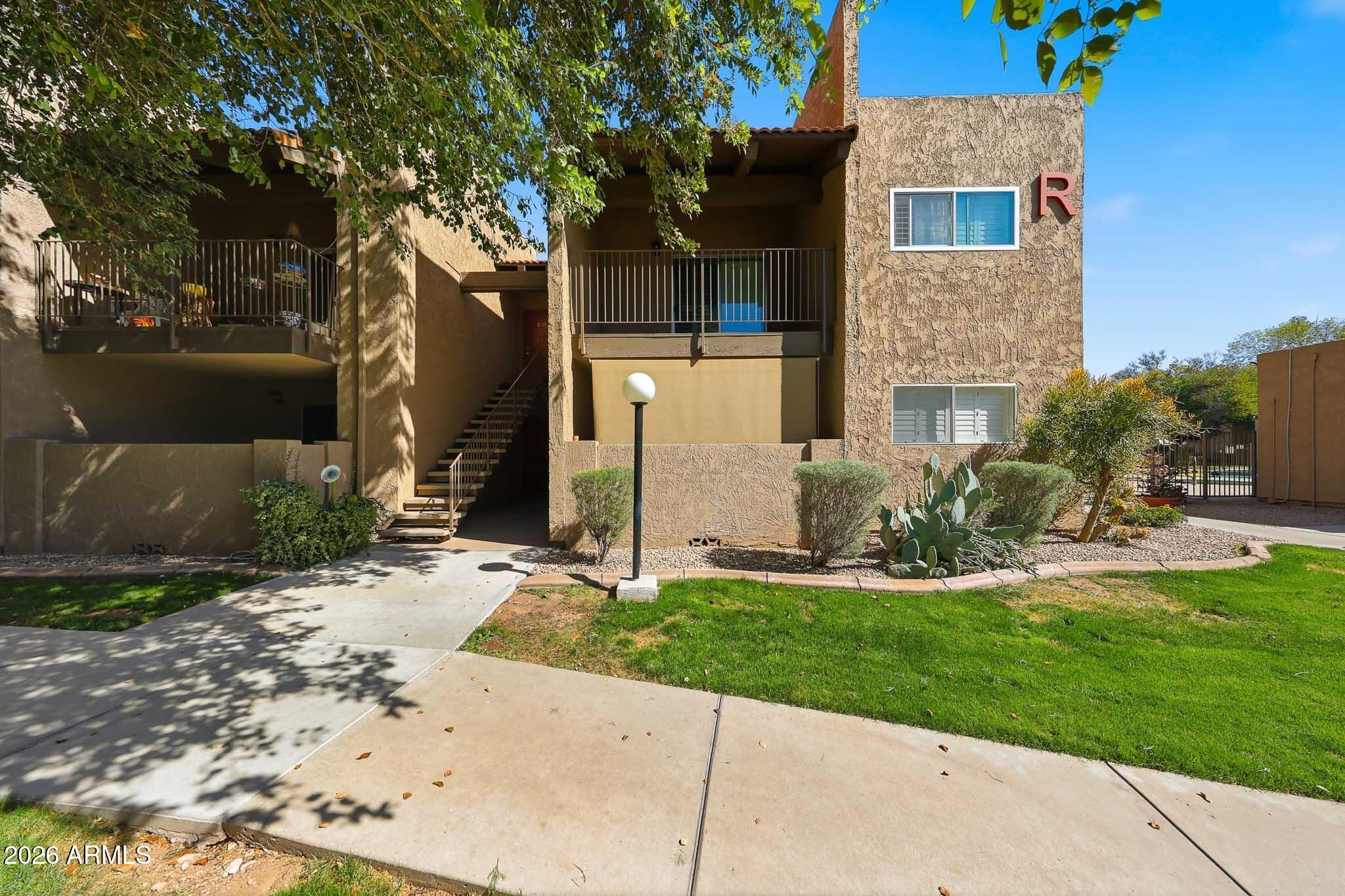 5525 E Thomas Road R 16