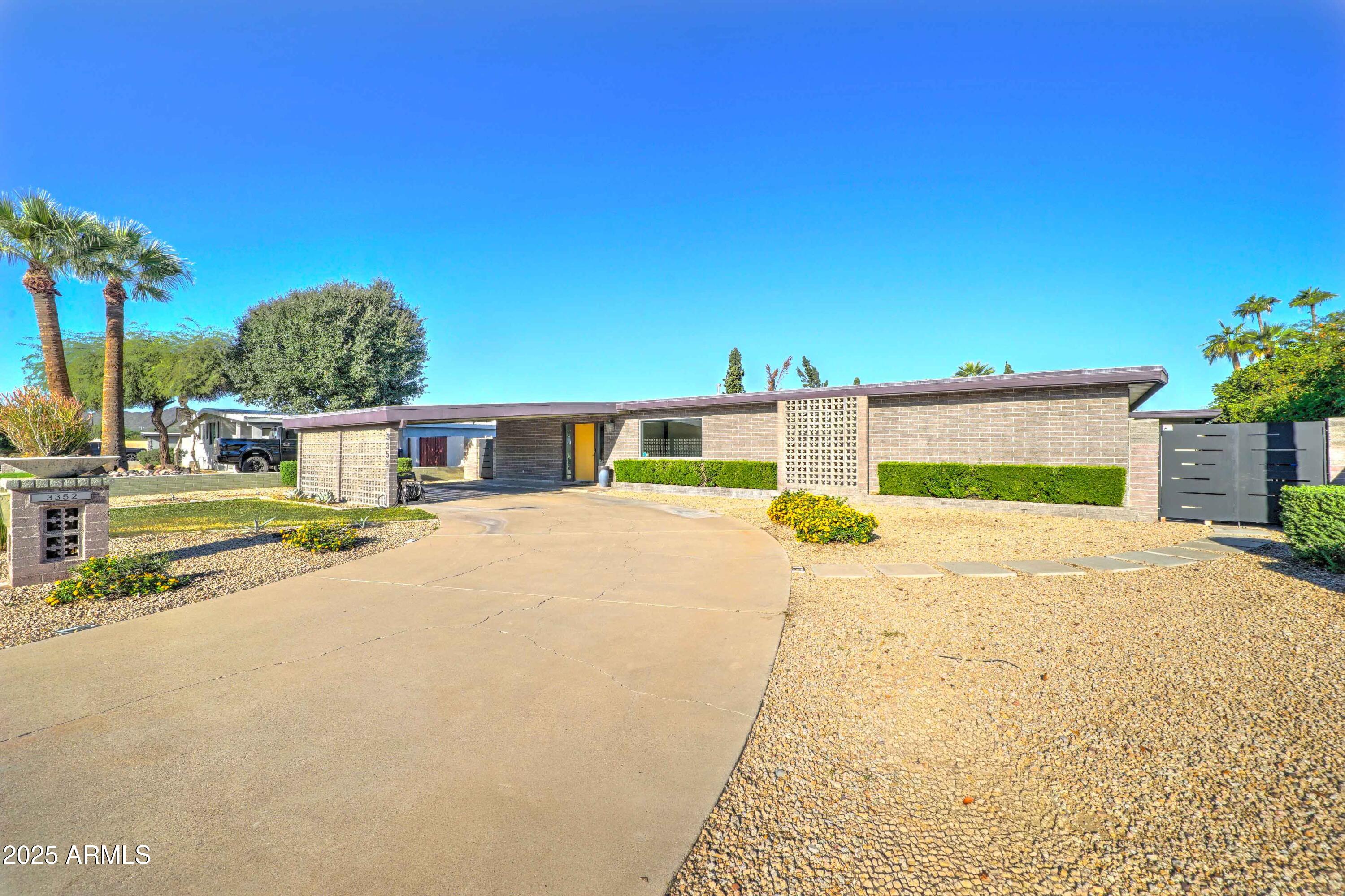 3352 E MESCAL Street