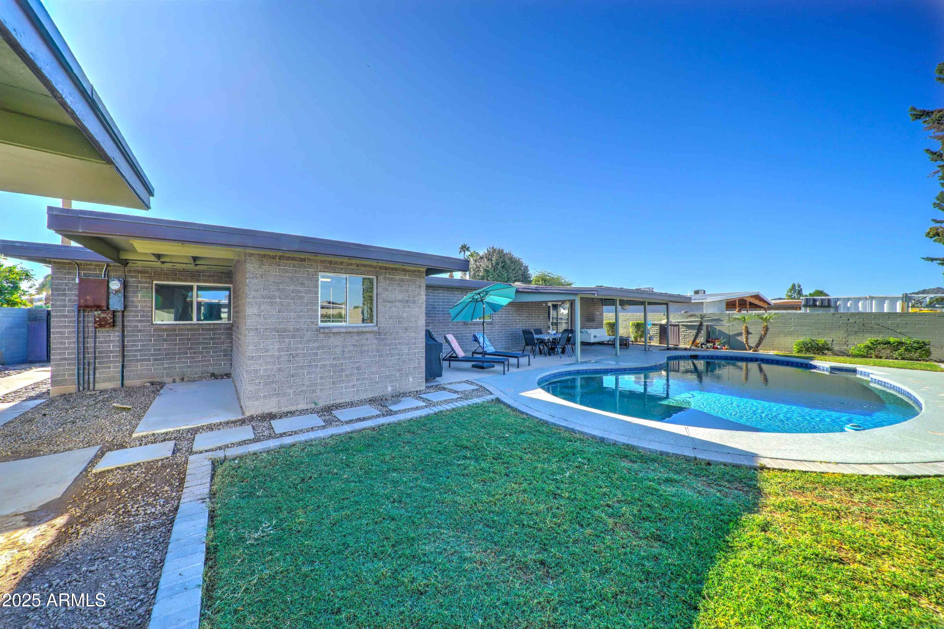 3352 E MESCAL Street