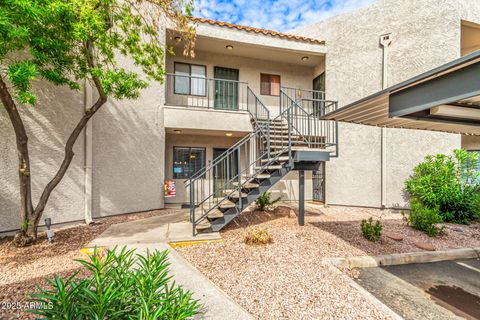 Photo of 1352 E Highland Avenue #117, Phoenix, AZ 85014 (MLS # 6915766)