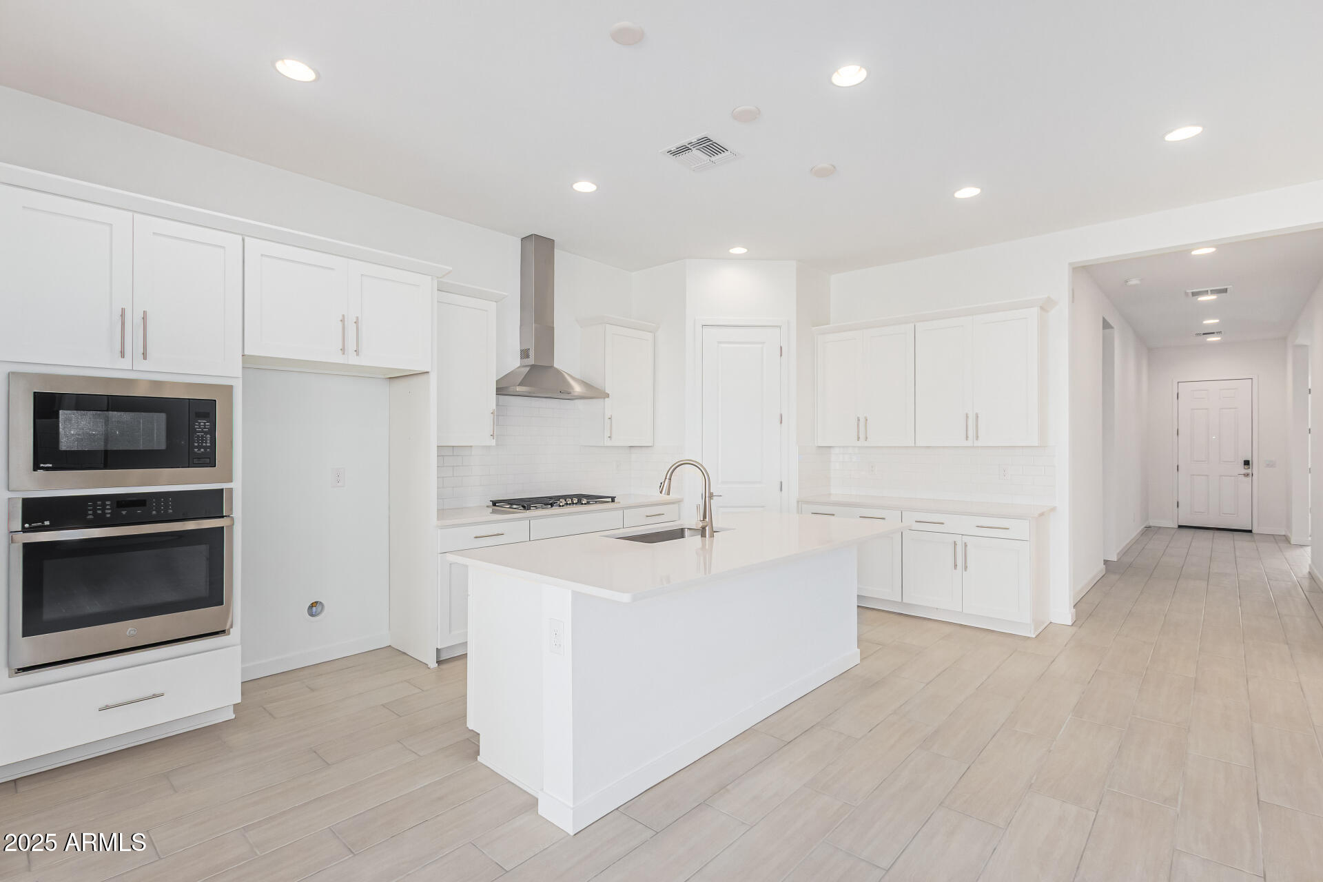 15830 W MIAMI Street