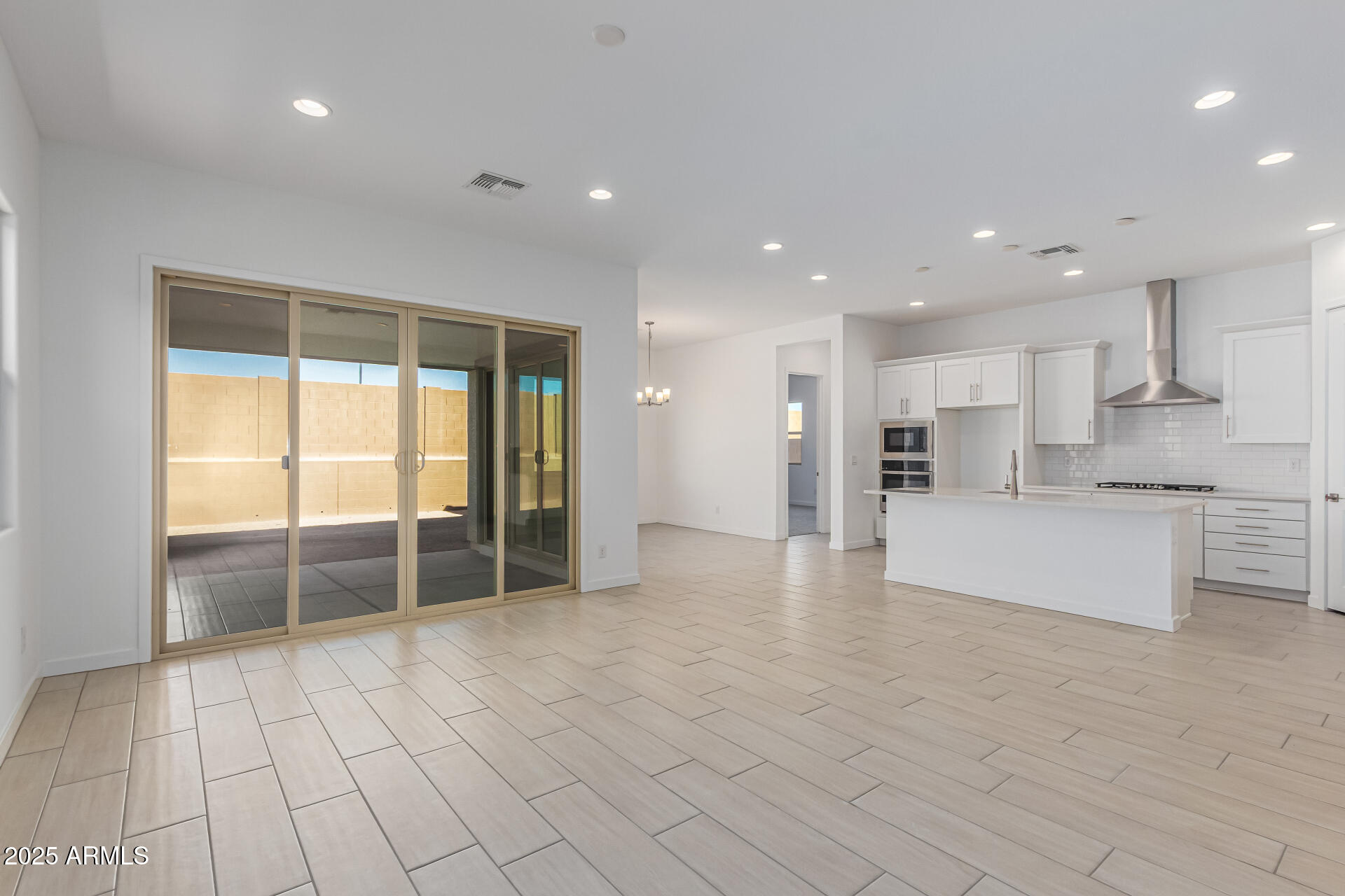 15830 W MIAMI Street