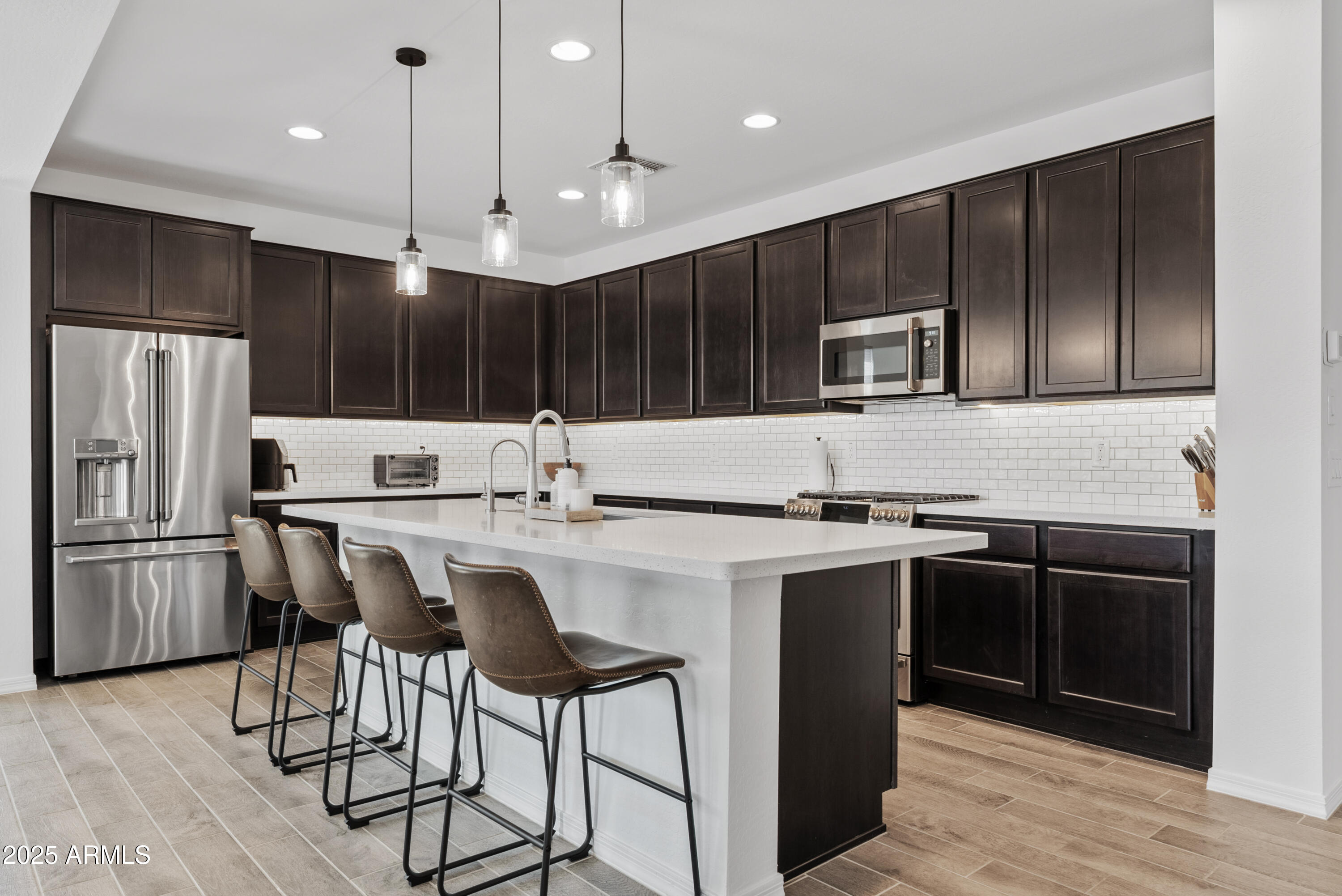 Homes 1 22938 E CALLE LUNA --
