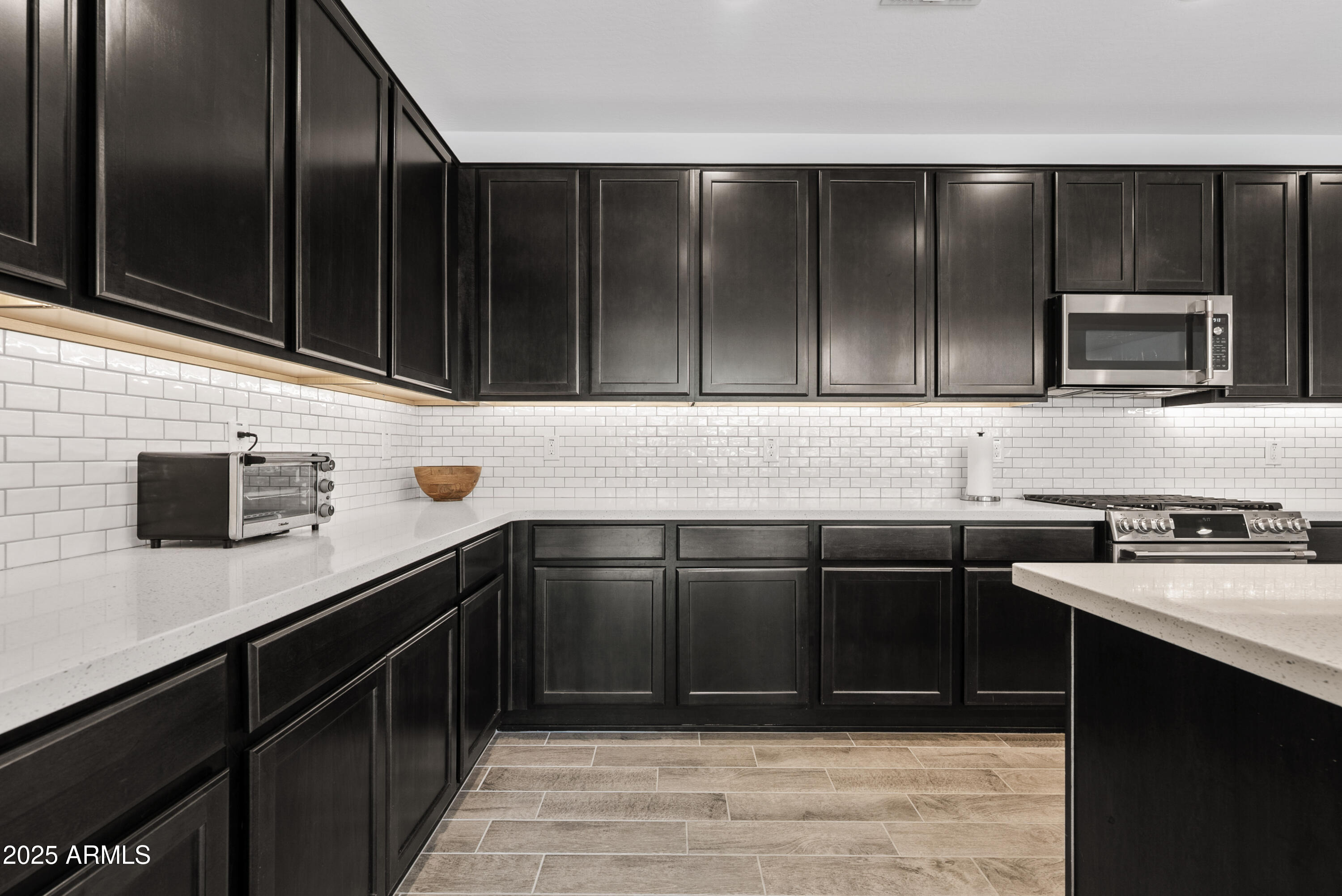 Homes 3 22938 E CALLE LUNA --
