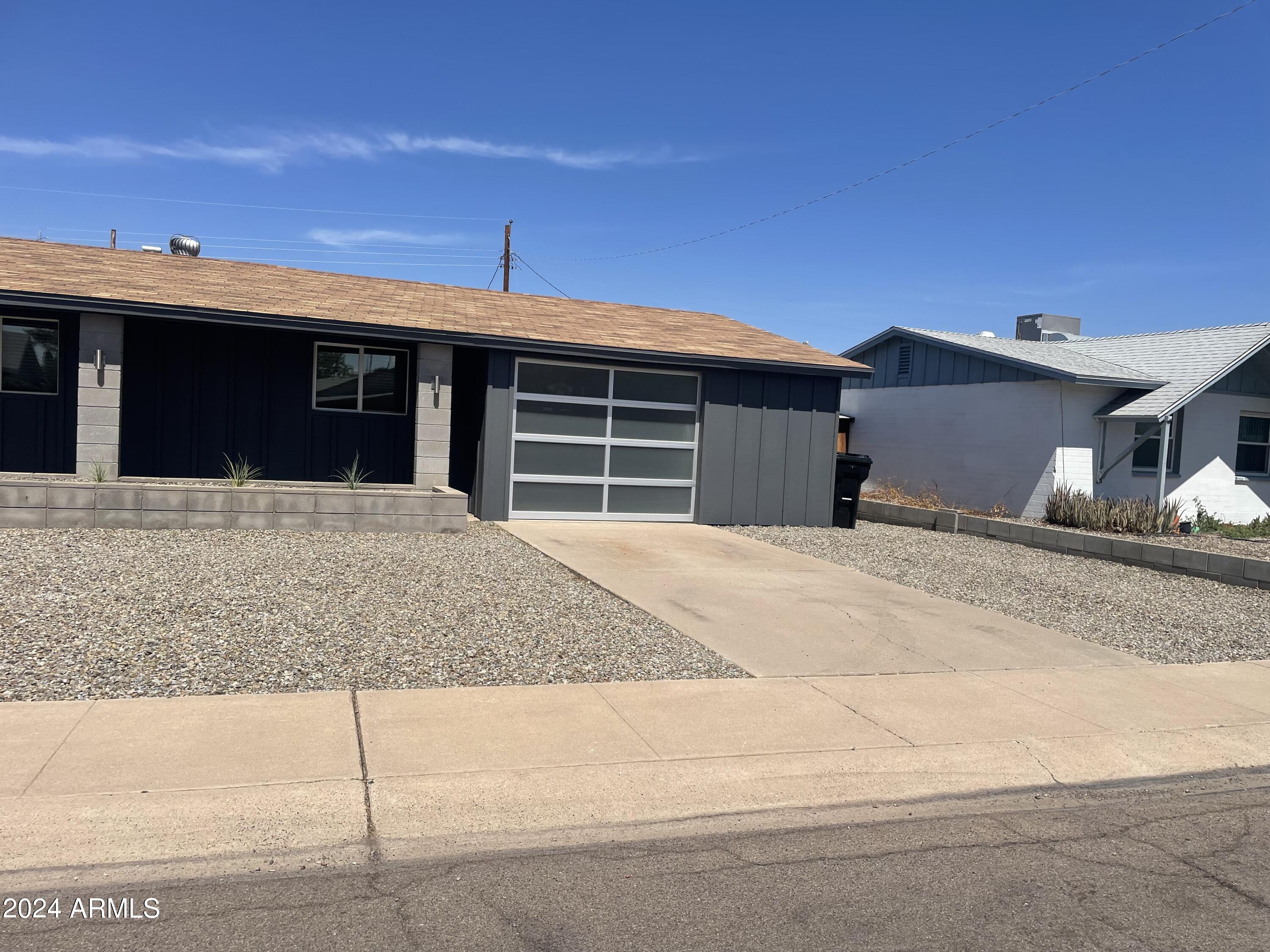 8520 E MACKENZIE Drive
