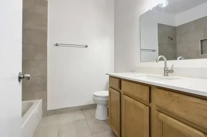 1735 W CORTEZ Street 202