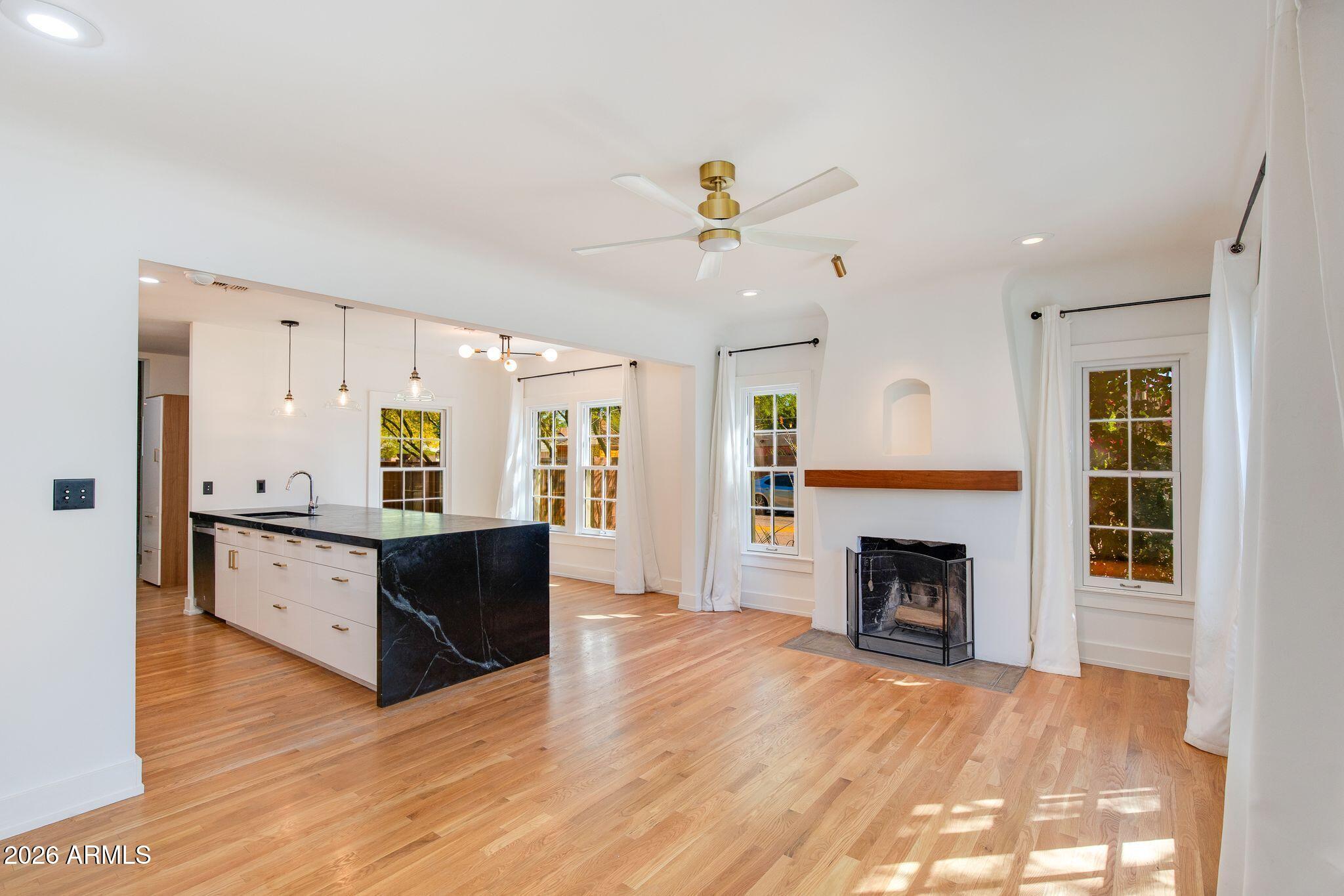 1302 W CULVER Street