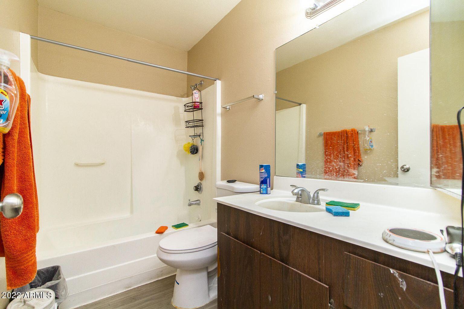 3524 W DUNLAP Avenue 105