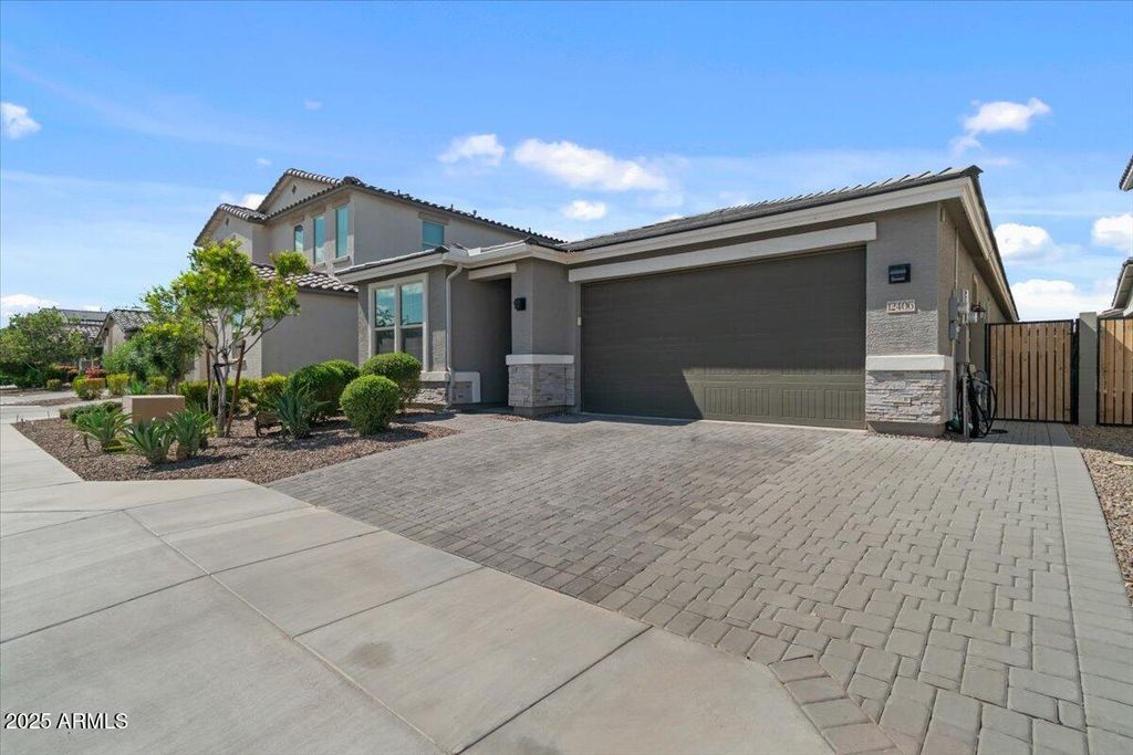 Photo of 12406 W Citrus Way, Litchfield Park, AZ 85340 (MLS # 6857953)