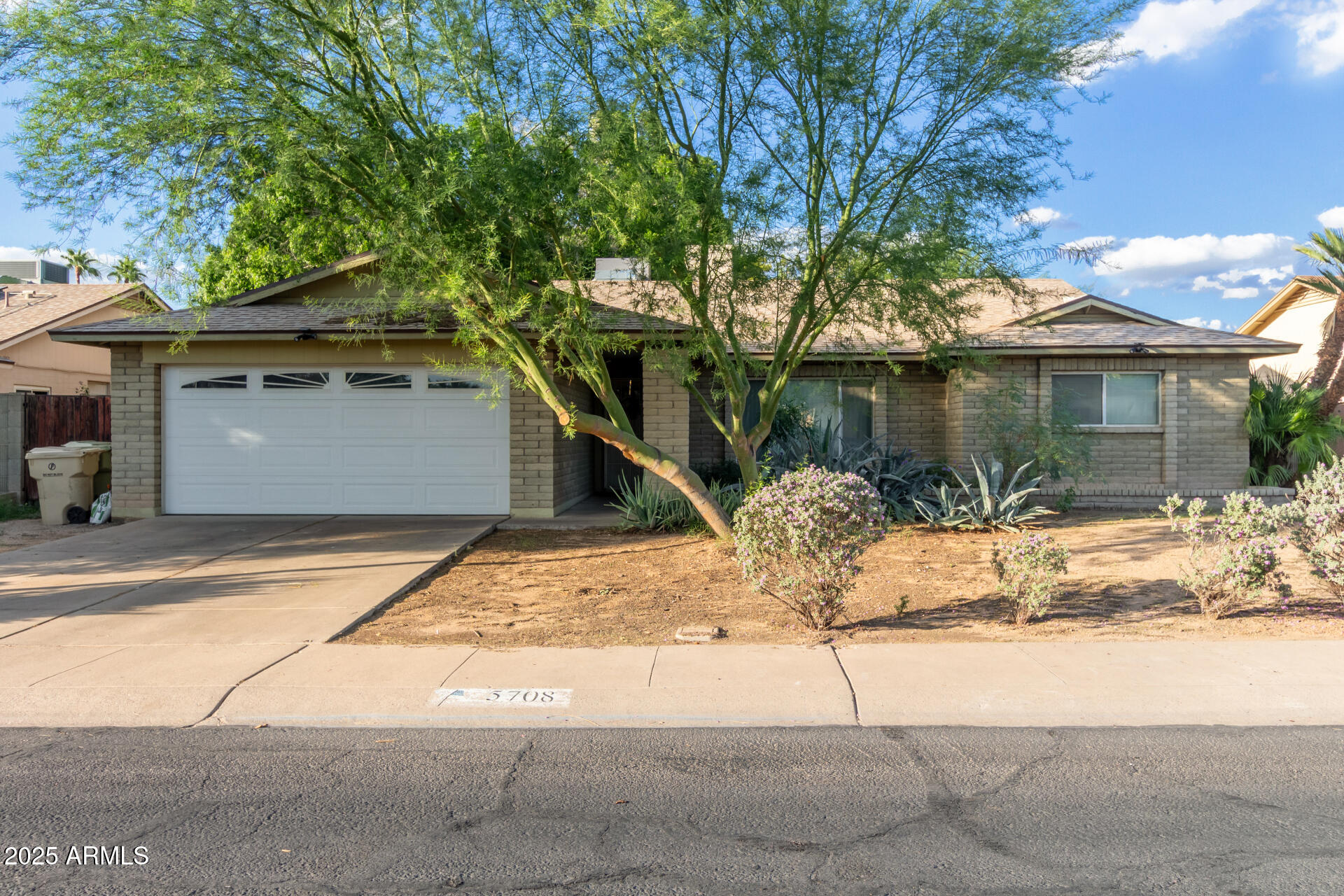 5708 W REDFIELD Road