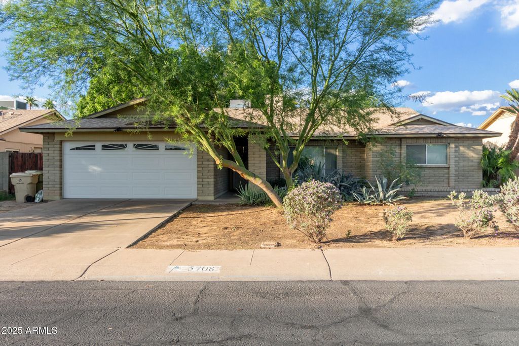 Photo of 5708 W Redfield Road, Glendale, AZ 85306 (MLS # 6934448)