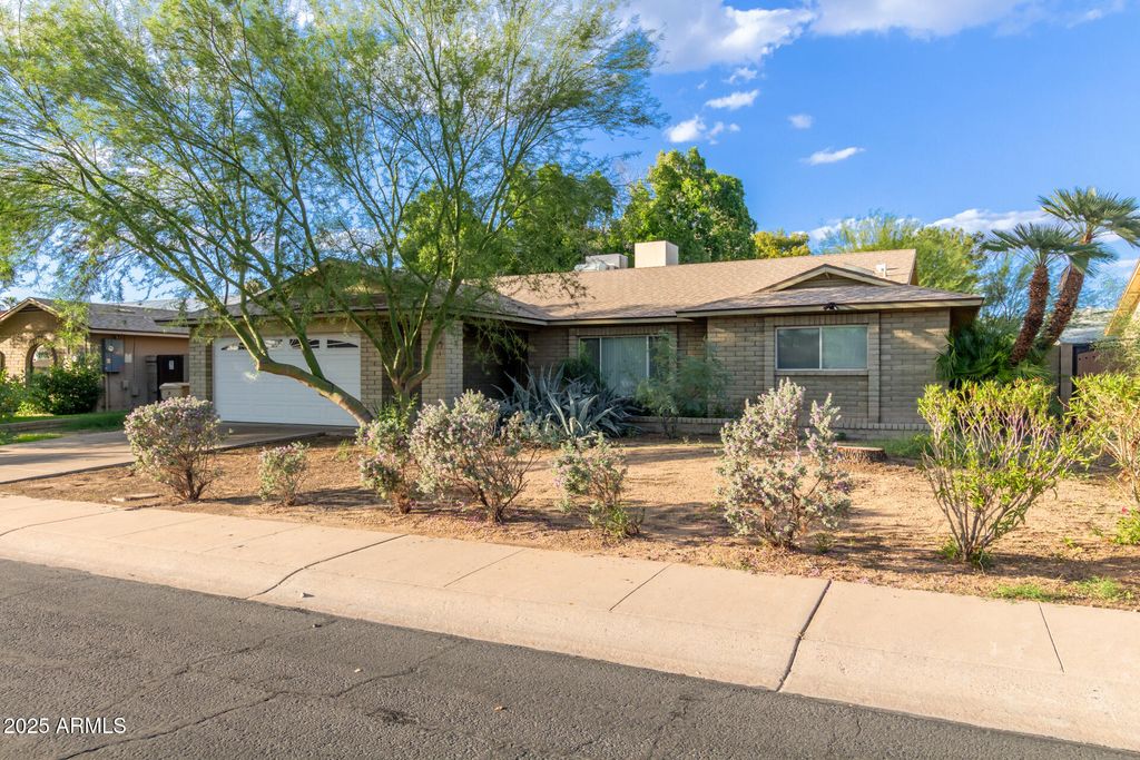 Photo of 5708 W Redfield Road, Glendale, AZ 85306 (MLS # 6934448)