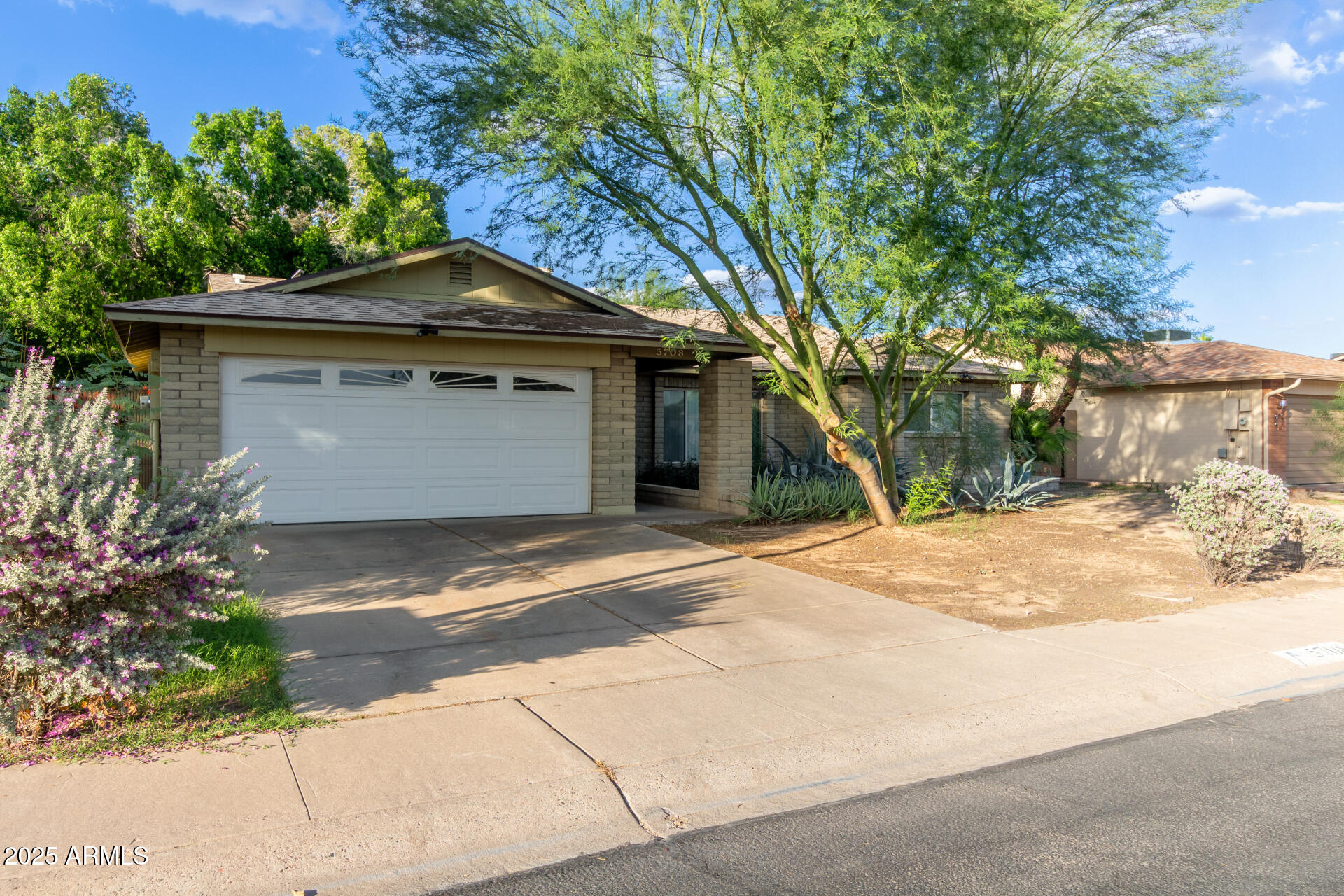 5708 W REDFIELD Road