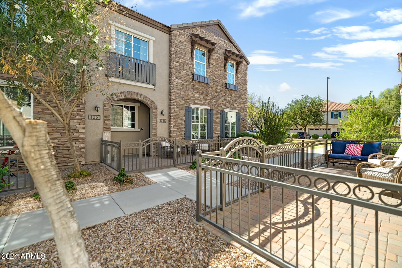 4716 E RED OAK Lane 102