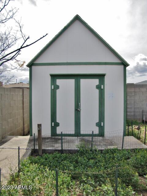 VISTA VILLAGE UNIT 5 - Residential Lease