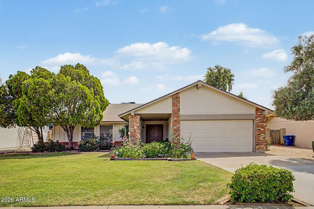 Photo of 1327 W Stottler Drive, Chandler, AZ 85224 (MLS # 7019537)