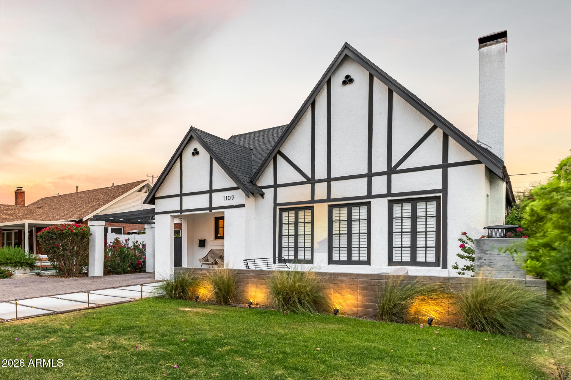 1109 W LYNWOOD Street