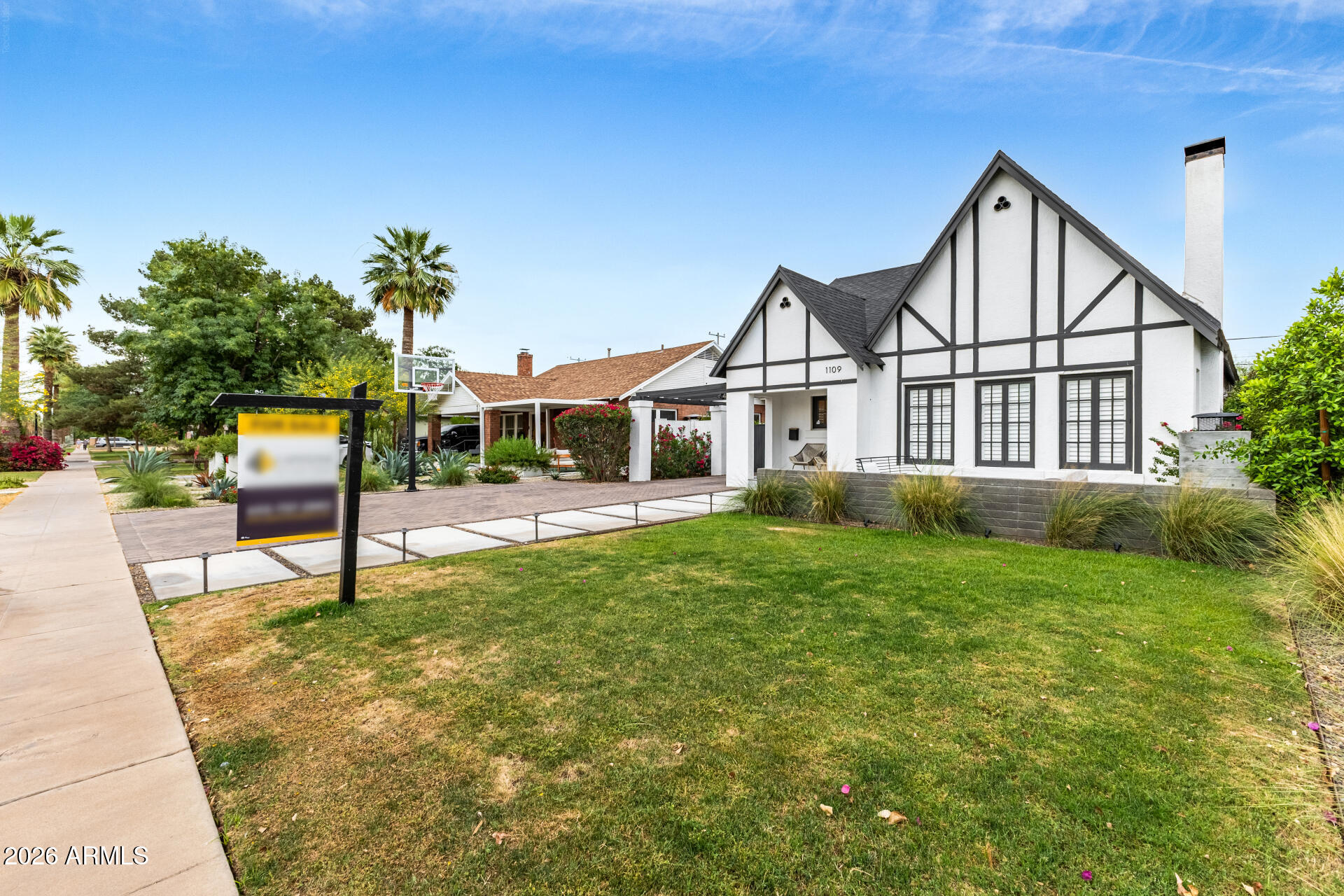 1109 W LYNWOOD Street