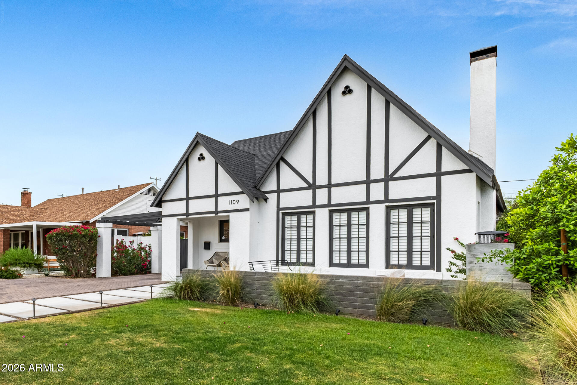 1109 W LYNWOOD Street