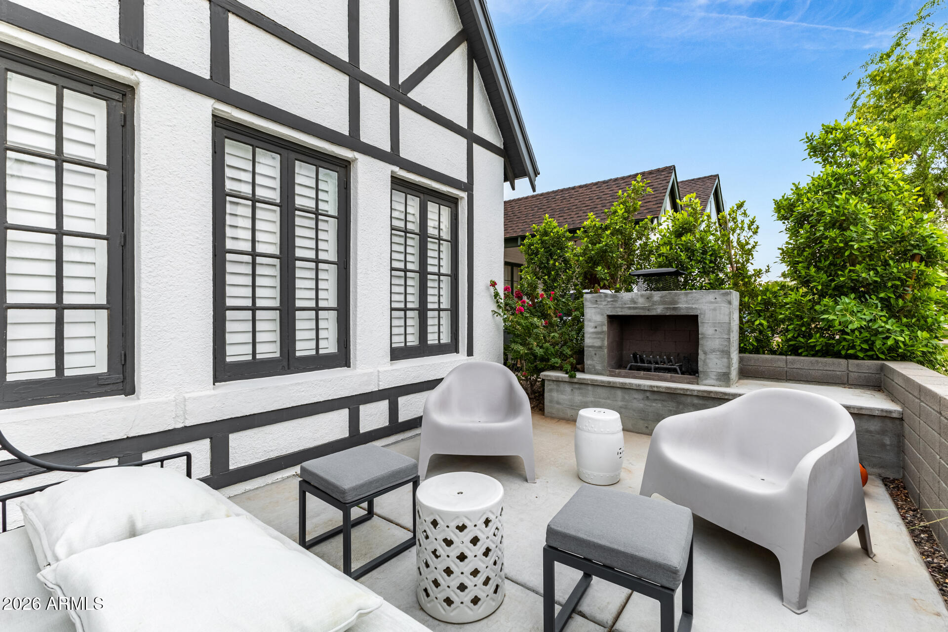 1109 W LYNWOOD Street