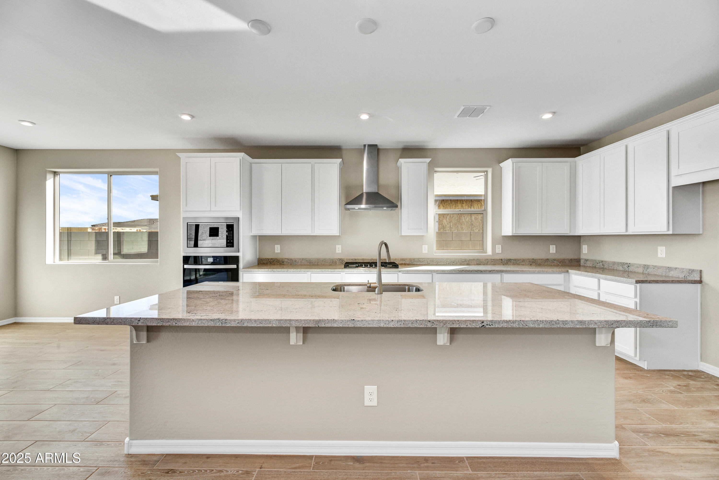 19020 W STELLA Avenue