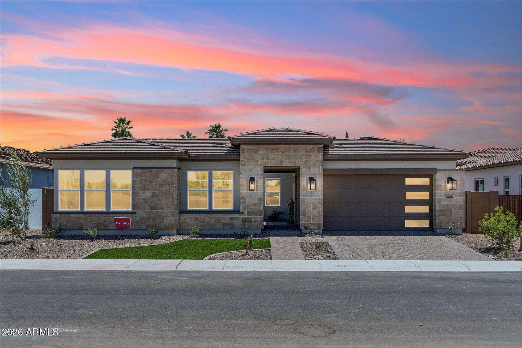 1541 E NOLAN Place