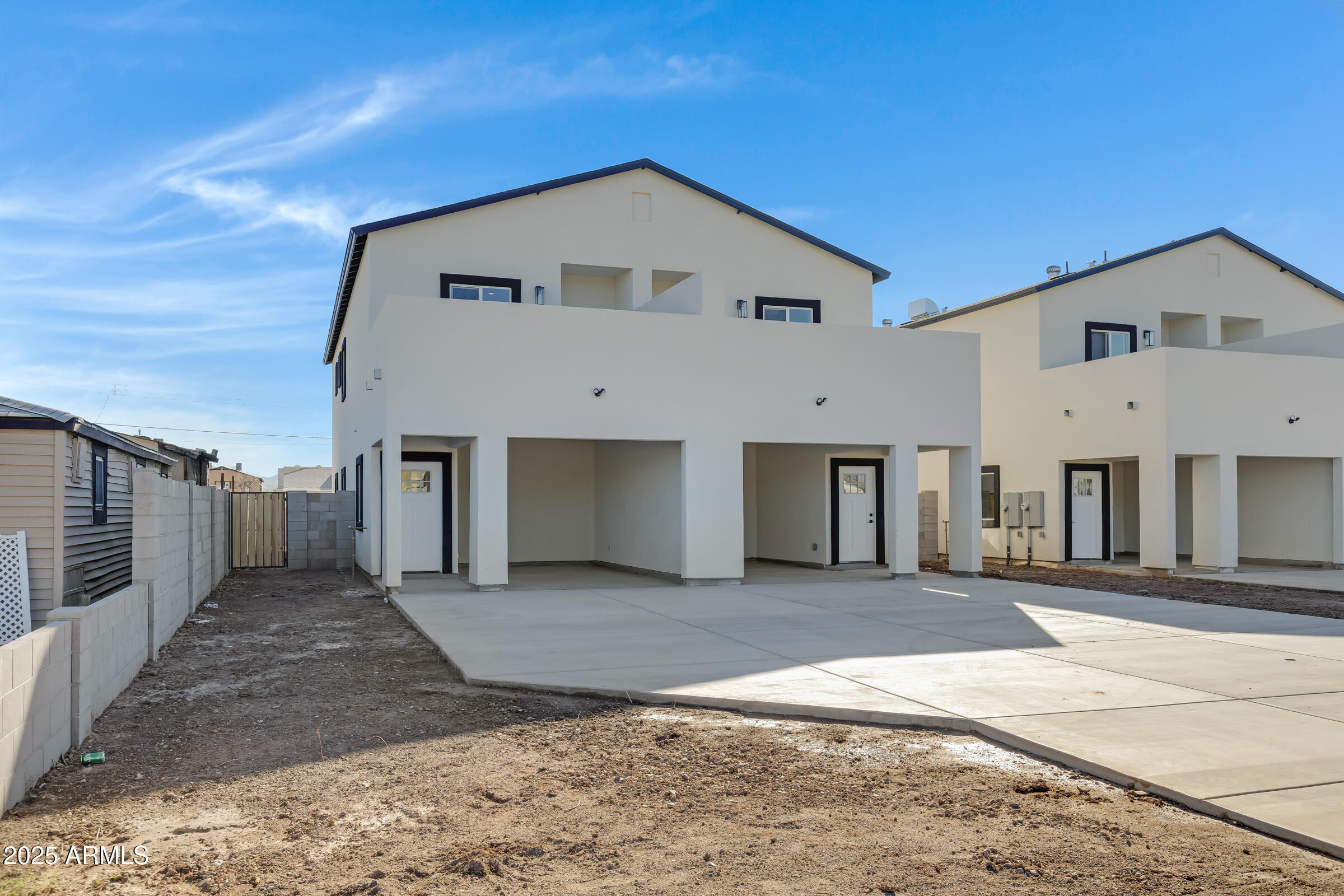 1527 W HADLEY Street